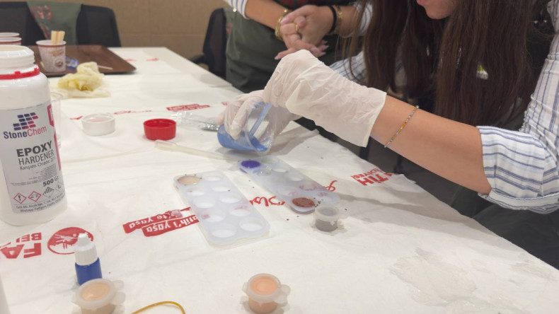 Vatan Kütüphanesi'nde Gençlerimizle Hayal Gücünü Rozete Dönüştüren Atölye