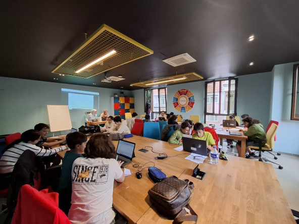 Bilim Fatih'te Geleceğin Mühendisleri Yetişiyor: Deneyap Kart Eğitimlerimiz Devam Ediyor