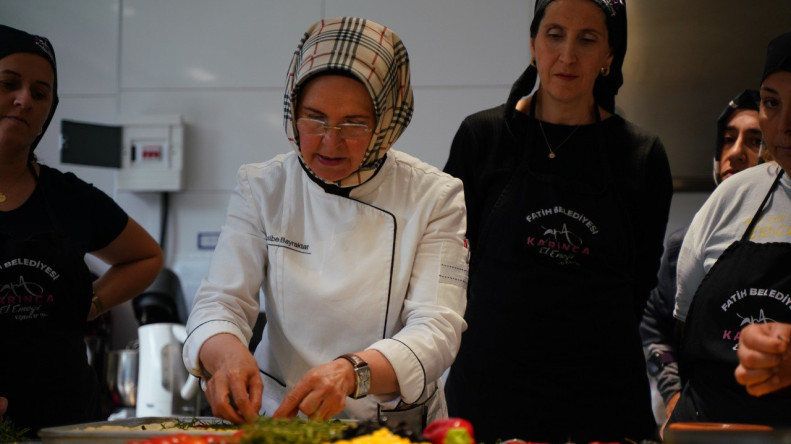 Silivrikapı'da Focaccia Ekmek Yapımı Eğitimi: KARINCA El Emeği Eğitim Birimimiz ile Lezzet ve Paylaşım Bir Arada