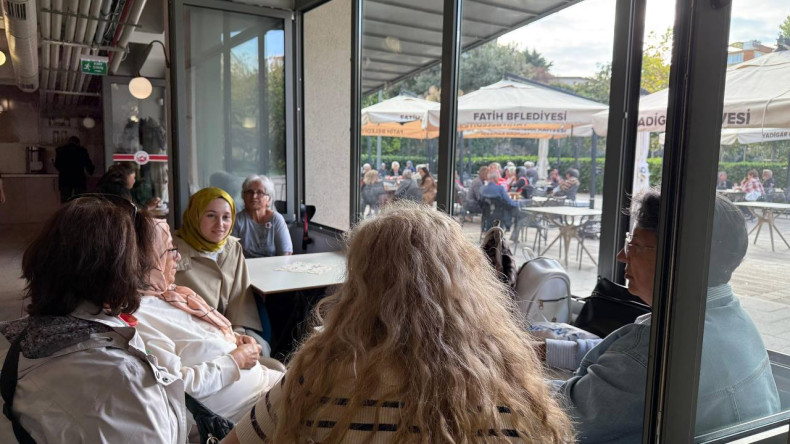 Yadigâr Kahvesi'nde Dünya Yaşlılar Günü: Psikologların Sosyal Çalışmaları ve Kızılay'ın İkramlarıyla Büyüklerimize Anlamlı Bir Gün