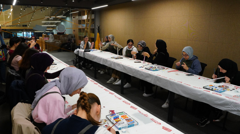 Vatan Kütüphanesi'nde Işıltılı Mumlar Sanatla Buluşuyor