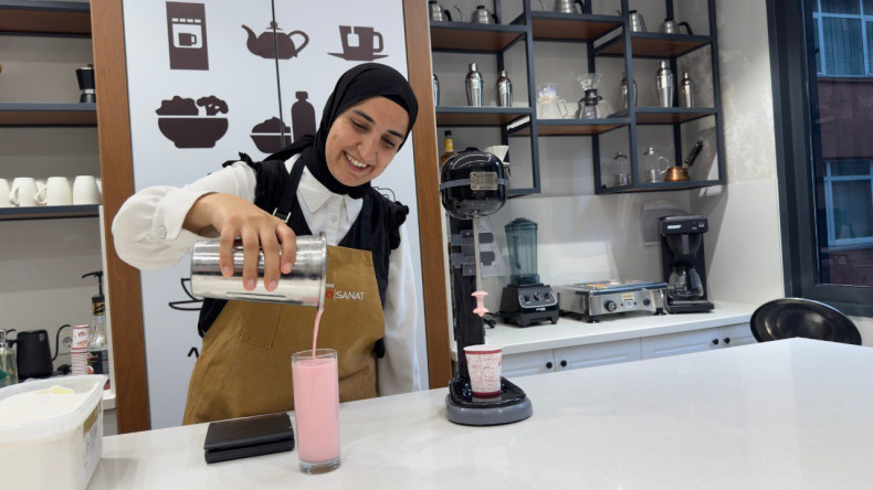 GastroSanat'ta Milkshake Eğitimi: KARINCA El Emeği Eğitim Birimimiz ile Soğuk İçeceklerin Lezzetli Dünyasına Yolculuk