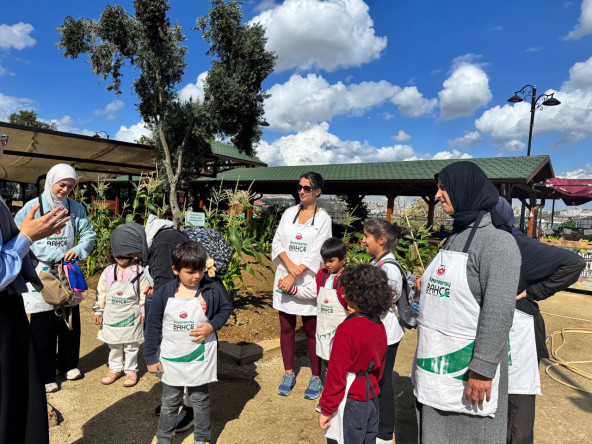 Ayvansaray Bahçe'de Gençlerimize Sürdürülebilir Gelecek İçin Kompost Eğitimi