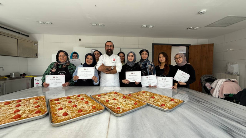 Vatandaşlarımız, KARINCA El Emeği Eğitim Birimi'nin Silivrikapı'daki Sebzeli Kiş Eğitimi'nde Buluşuyor