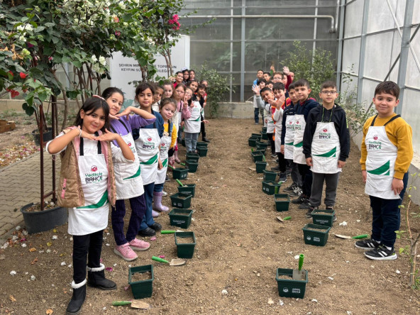 Öğrencilerimizle Yedikule Bahçe'de Doğayla İç İçe Bir Gün