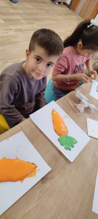 Minik Ellerle Keşif: Silivrikapı Çocuk Kütüphanemizde Pofuduk Doku Atölyesi