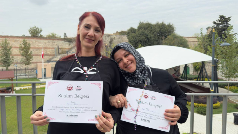 KARINCA El Emeği Eğitim Birimimizden Doğal Taşlarla Takı Tasarımı: Fındıkzade'de Üretim Odaklı Bir Bahar Programı