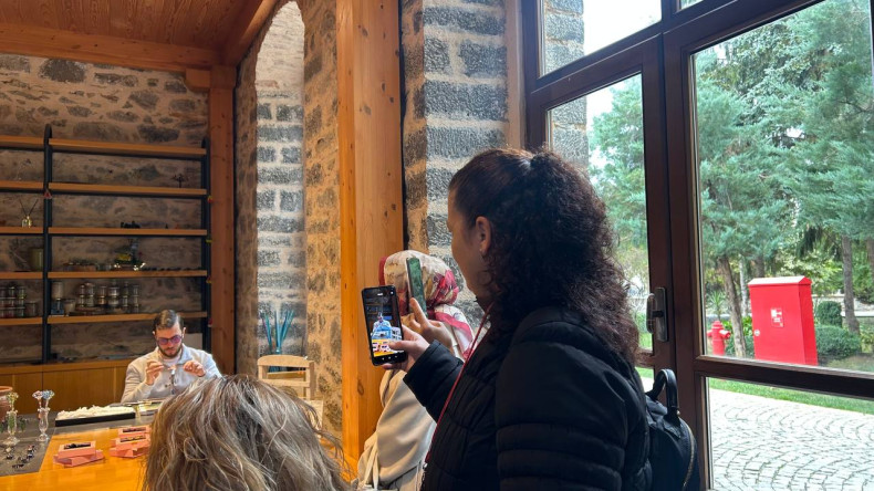 Kadın ve Aile Birimimizin Gizli Rota Etkinliği, Mecidiye Kasrı ve Beykoz Cam ve Billur Müzesi'nde Katılımcılarıyla Keşfe Devam Ediyor