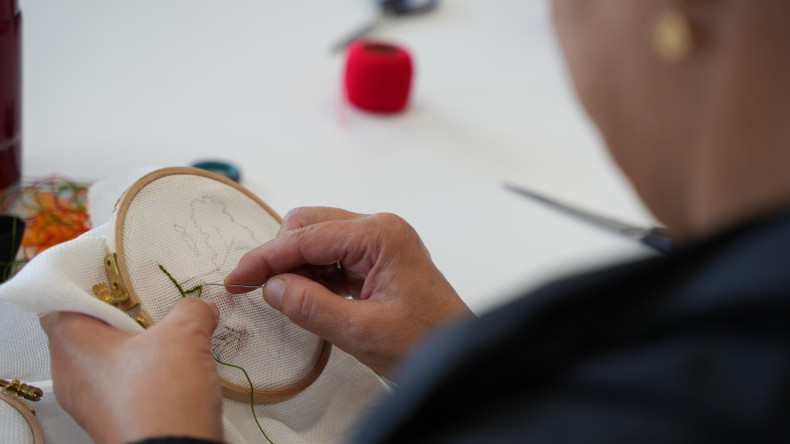 KARINCA El Emeği Eğitim Birimimiz ile Küçük Prens Kasnakta: Silivrikapı'da El Nakışıyla Hikâyeye Yolculuk