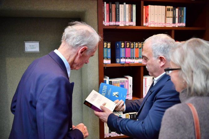 Başkan Turan, Rus Edebiyatının Büyük İsmi Tolstoy'un Yeğeni Nikolai Tolstoy ve Eşini Fatih Merkez Kütüphanesi ve Yedikule Hisarı'nda Ağırladı