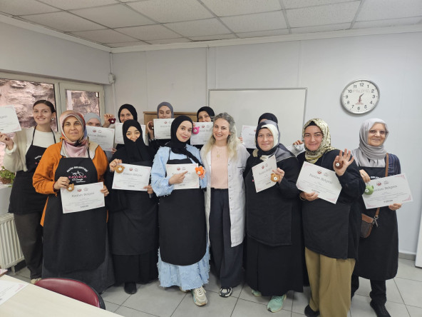 Vatandaşlarımız, KARINCA El Emeği Eğitim Birimi'nin Yavuz Selim'deki Amigurumi Atölyesi'nde Buluşuyor