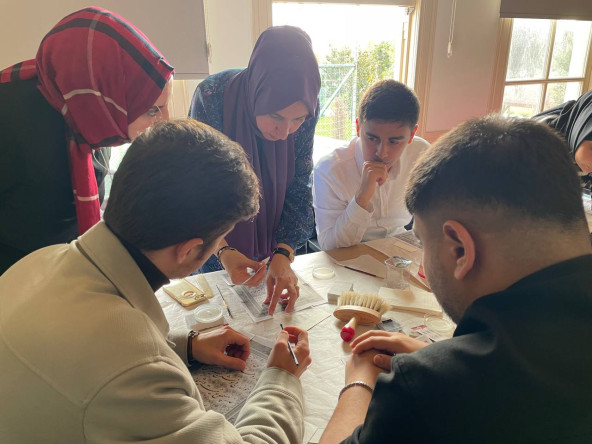 Kağıtlar Yeniden Hayat Buluyor: Fatih'in Mirası Bâlâ Külliyesi Muvakkithânesi'nde Kağıt Restorasyonu