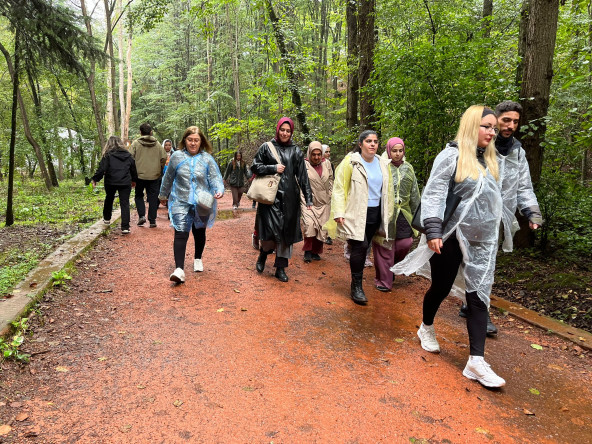 Vatandaşlarımız, Kadın ve Aile Birimimizin Belgrad Ormanı'ndaki Trekking Etkinliğiyle Doğayla Buluştu