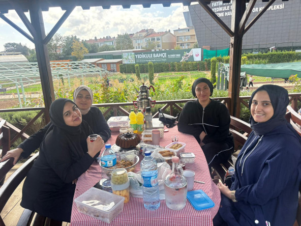 Yedikule Bahçe'de Piknik Keyfi Devam Ediyor