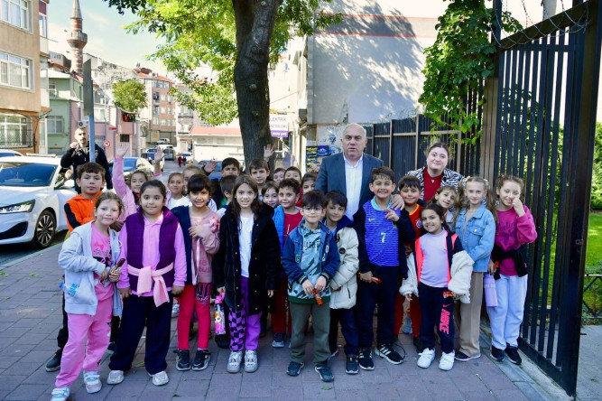Başkan Turan, Muallim Naci İlkokulu'nda Öğrencilerimizle Buluştu ve Okulun İhtiyaçlarını Yerinde İnceledi