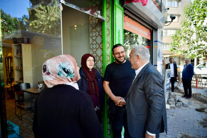 Başkan Turan, İskenderpaşa Mahallemizde Esnaf, Gençlerimiz ve Vatandaşlarımızla Bir Araya Geldi