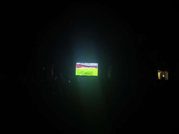 Yedikule Hisarı'nda Dev Ekranda Galatasaray'ın Bodo Zaferi Vatandaşlarımızın Heyecan Dolu Dakikalarına Sahne Oldu