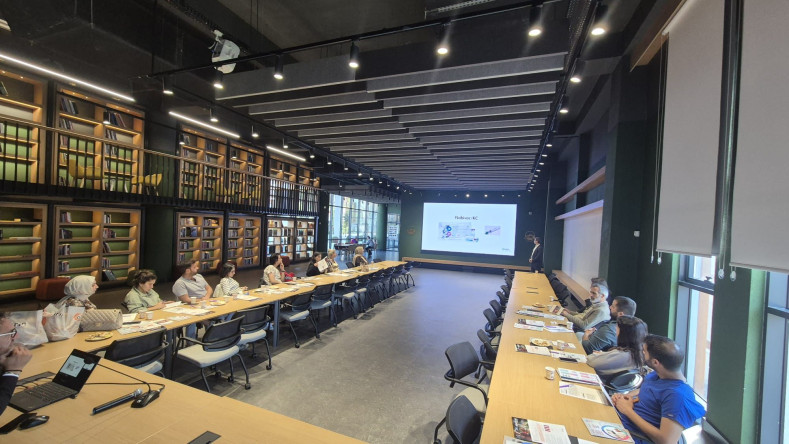 Neslişah Sultan Kültür Merkezi'nde Veteriner Hekim ve Teknikerlere Sokak Hayvanlarında Paraziter Hastalıklarla Mücadele Eğitimi