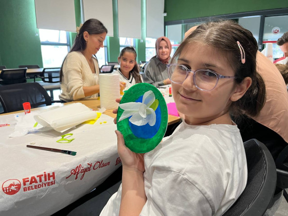 Monet'nin Su Zambaklarında Sanatla Buluşma: Neslişah Sultan Fikir Atölyesi'nde Miniklerimizle Renkli Bir Yolculuk