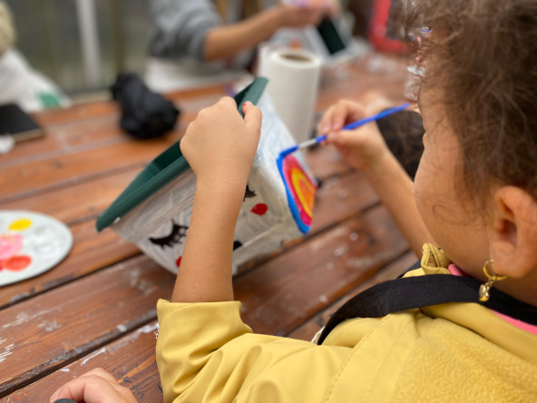 Saksılar Renklendi: Ayvansaray Bahçe'de Doğa ve Sanat Buluştu