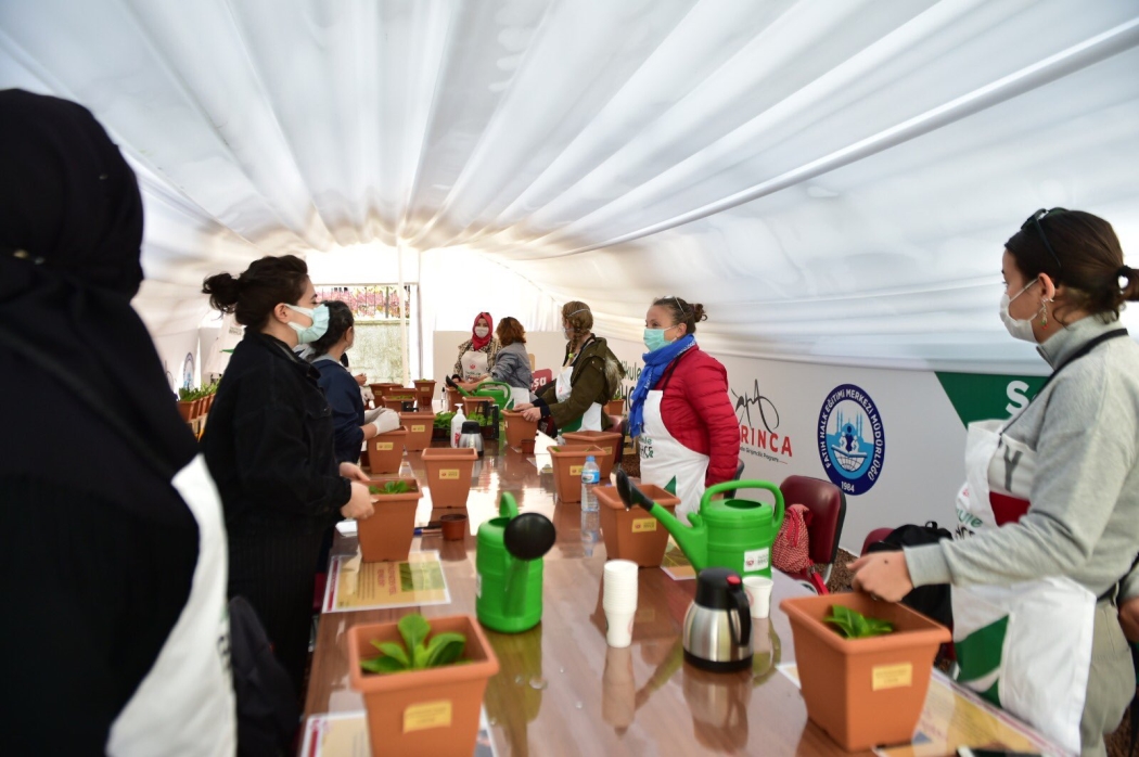 Yedikule Bahçe'de Kadınlara Yönelik Eğitimler Başladı