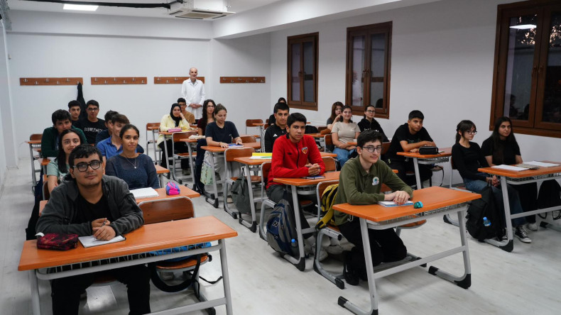 Bilgi Evlerimizde Üniversiteye Hazırlık Kursları Sürüyor