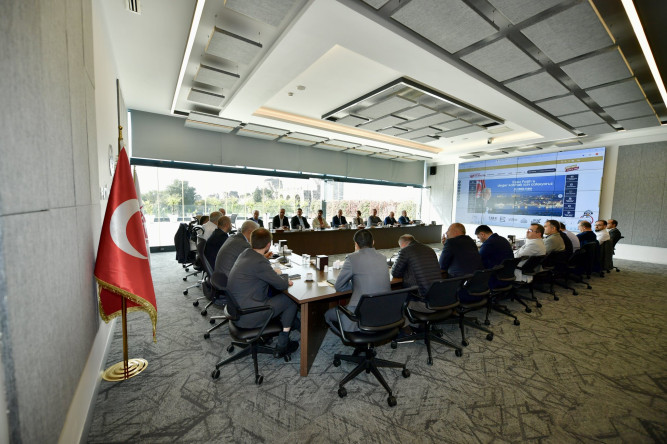 Başkan Turan, Çalışma Arkadaşlarıyla Bir Araya Gelerek Fatih'in Gelecek Dönem Projelerini ve Ortak Yönetim Anlayışını Değerlendirdi