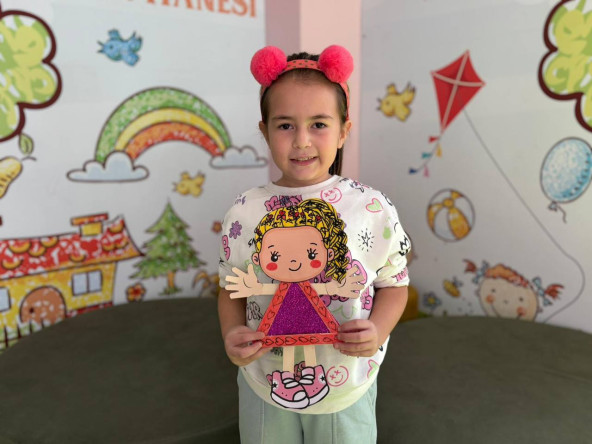 Sümbül Efendi Çocuk Kütüphanesi'nde Minik Ellerden Renkli Tahta Bebekler