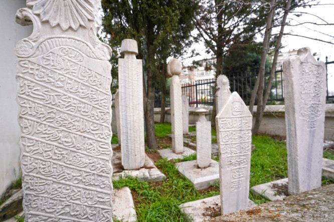 Haraççı Camii Haziresi'nin Restorasyon Çalışmaları Tamamlandı
