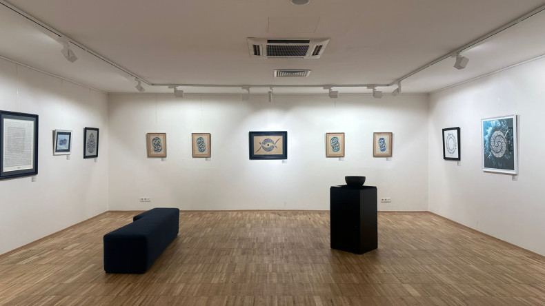 Ayna'da Yansımanın İzi Dijitalde: Berrin Yapar Ünal'ın Kadırga Sanat Galerileri'ndeki Hat Sanatı Sergisi Sanal Turla Erişime Açıldı