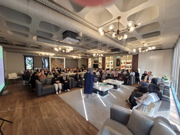 Fatih Belediyesi'nden Kadın Sağlığına Destek: KARINCA El Emeği Eğitim Birimlerimizde Sağlık Seminerleri Başladı