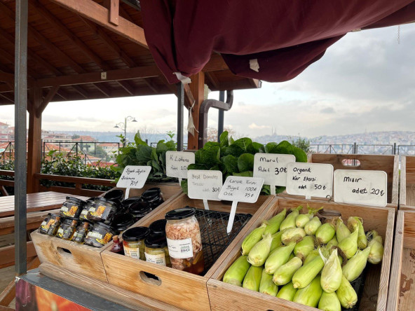 Ayvansaray Bahçe Manav'dan Sofralarınıza Doğallığın Taptaze Hali
