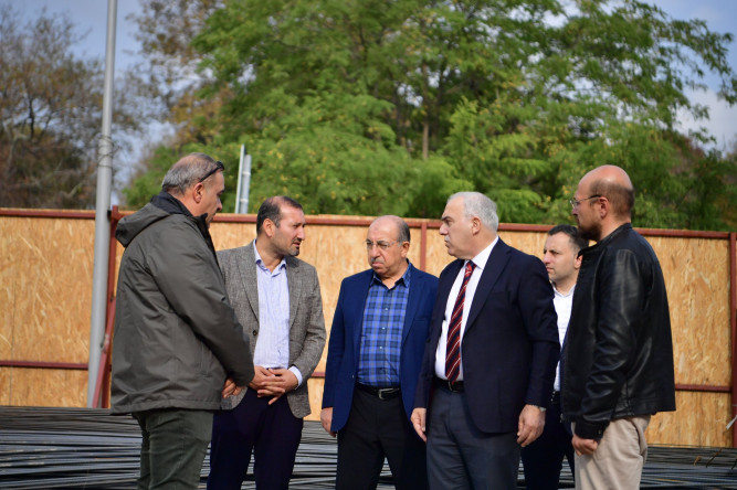 Başkan Turan, İstanbul Üniversitesi İlahiyat Fakültesi Bahçesinde Yapımı Süren Kütüphane Projemizi Yerinde İnceledi