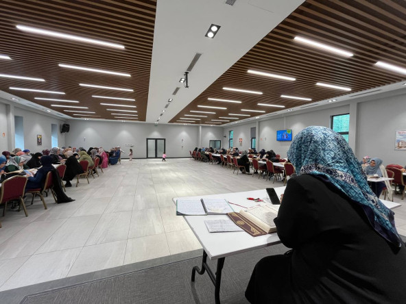 Fatih'te Cuma Sohbetleriyle Manevi Buluşmalar: Halkla İlişkiler Ofisimiz Kadınlara Yönelik Programlarını Sürdürüyor