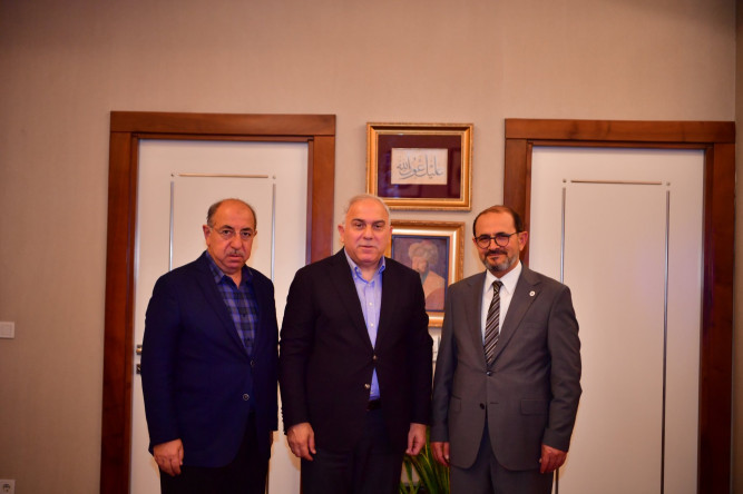 Başkan Turan, YTÜ Rektörü Prof. Dr. Eyüp Debik'i Fatih Merkez Kütüphanemizde Ağırladı