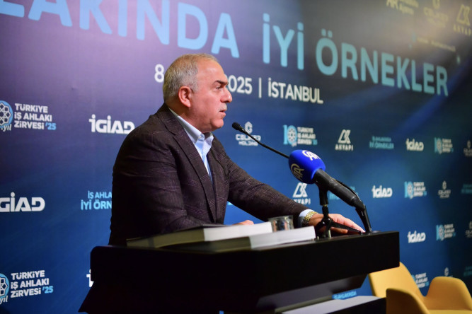 Başkan Turan'ın Katılımıyla Gerçekleşen Türkiye İş Ahlakı Zirvesi '25, Neslişah Sultan Kültür Merkezi'nde Helal Kazanç Bilincine Odaklandı