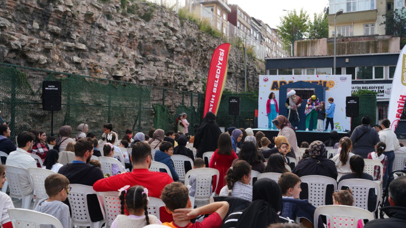 Fatih'te Ara Tatil Şenliği: Süperbüs Etkinlikleriyle Çocuklarımız İçin Renkli ve Öğretici Bir Tatil Haftası