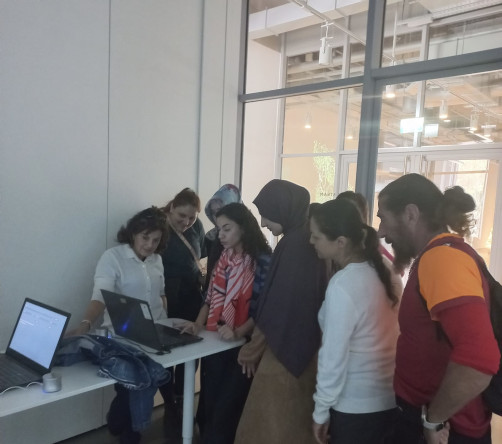 Fatih Belediyesi'nden Kültür Gezisi: İstanbul Modern ve “Kelimeler ve Algoritmalar” Programı