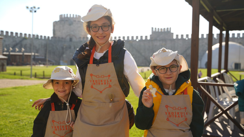 Minik Kaşifler Yedikule Hisarı'ndaki Arkeoloji Atölyesi'nde Buluşuyor