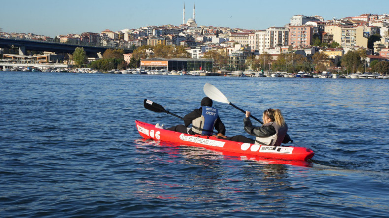 Kano ve Kürek Sporları Merkezi'nde Su Sporları Eğitimlerimiz Vatandaşlarımız İçin Devam Ediyor
