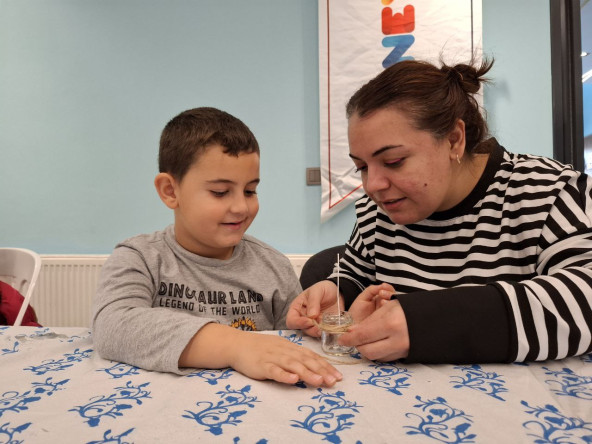 Bilim Fatih'te Anneler ve Çocuklarımız Doğal Malzemelerle Kendi Mumlarını Hazırladı