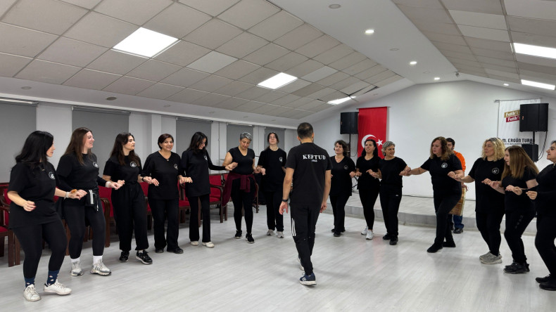 Geleneksel Ezgiler, KARINCA El Emeği Eğitim Birimimizin Halk Müziği Koro Eğitimleri ile Buluşuyor