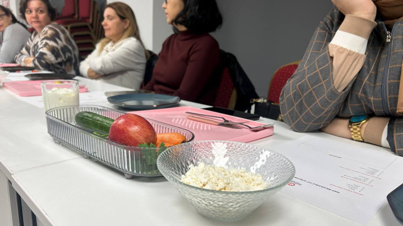 Fit Yaşamın Lezzetli Adımları: Kadın ve Aile Birimimiz ile Fındıkzade Çukurbostan Yaşam Merkezi'nde Sağlıklı Atıştırmalıklar Buluşması