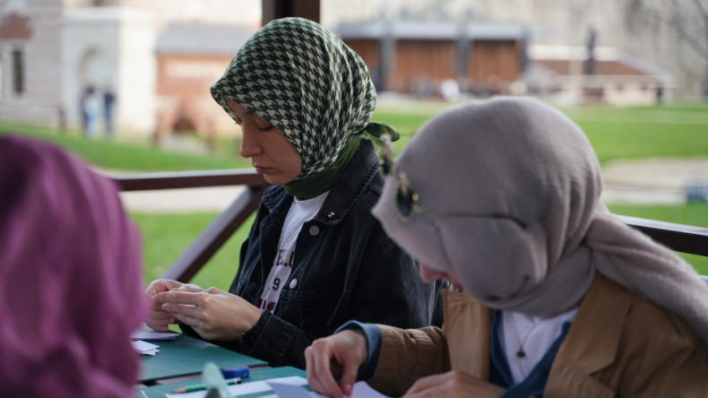 Efsaneleriyle Ünlü Yedikule Hisarı'nda Mini Defter Ciltleme Atölyesi: Tarihle Sanat Buluşuyor