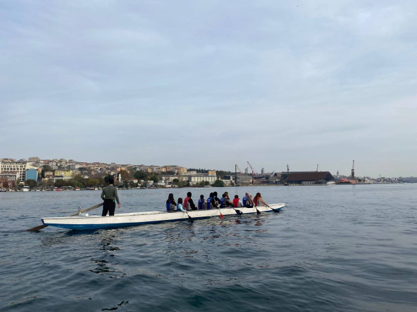 Haliç'te Anne-Çocuk Buluşması: Kano ve Kürek Sporları Merkezimizde “Annemle Dragon” Kano Etkinliği