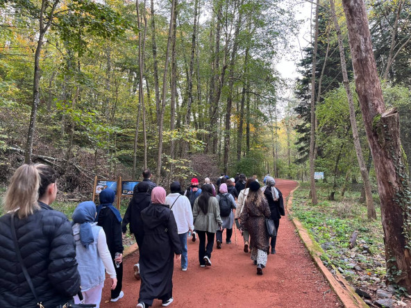 Vatandaşlarımız, Kadın ve Aile Birimimizin Belgrad Ormanı'ndaki Trekking Etkinliğiyle Doğayla Buluştu