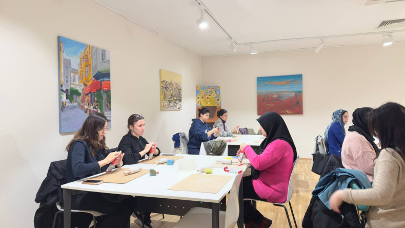 Kadırga Sanat Galerileri'nde Toprakla Düşünmek: “Rölyef Tabak Tasarımı” Atölyesi