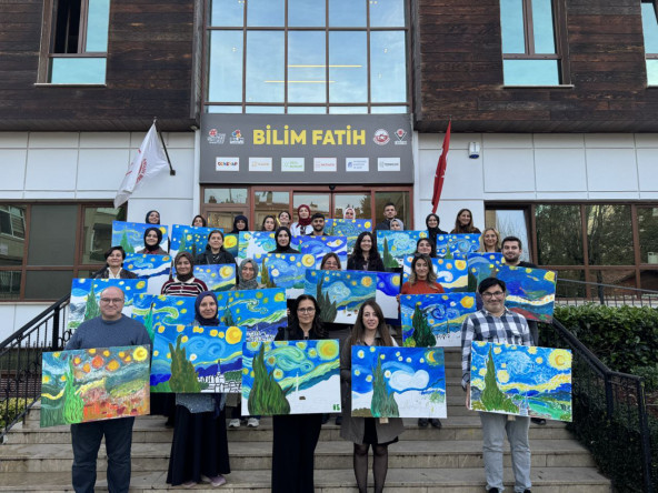 Öğretmenlerimiz Van Gogh'un “Yıldızlı Gece”sini Bilim Fatih'te Yeniden Yorumladı