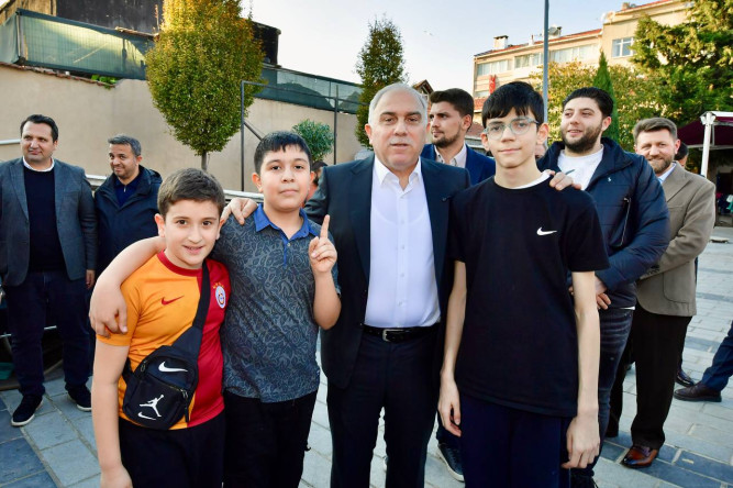 Sümbül Efendi Mahallesi Esnaf Ve Vatandaş