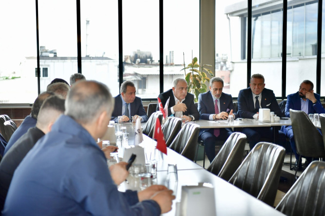 Başkan Turan, LASİAD Başkanı Giyasettin Eyyüpkoca ve Yönetimiyle Laleli'nin Tekstil ve İhracat Potansiyelini Değerlendirdi